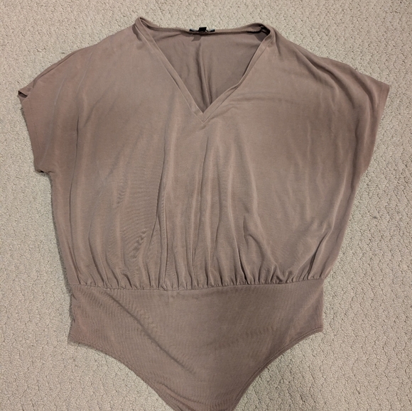 Express Soft Brown V-Neck Blouse Size Medium - Picture 2 of 5